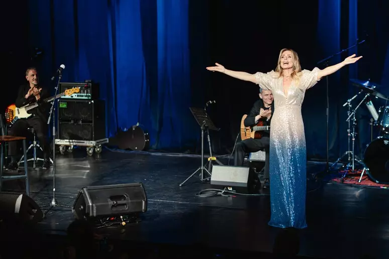 serena autieri bucarest napoli Concerto di Serena Autieri a Bucarest. Si festeggiano i 2.500 anni di Napoli