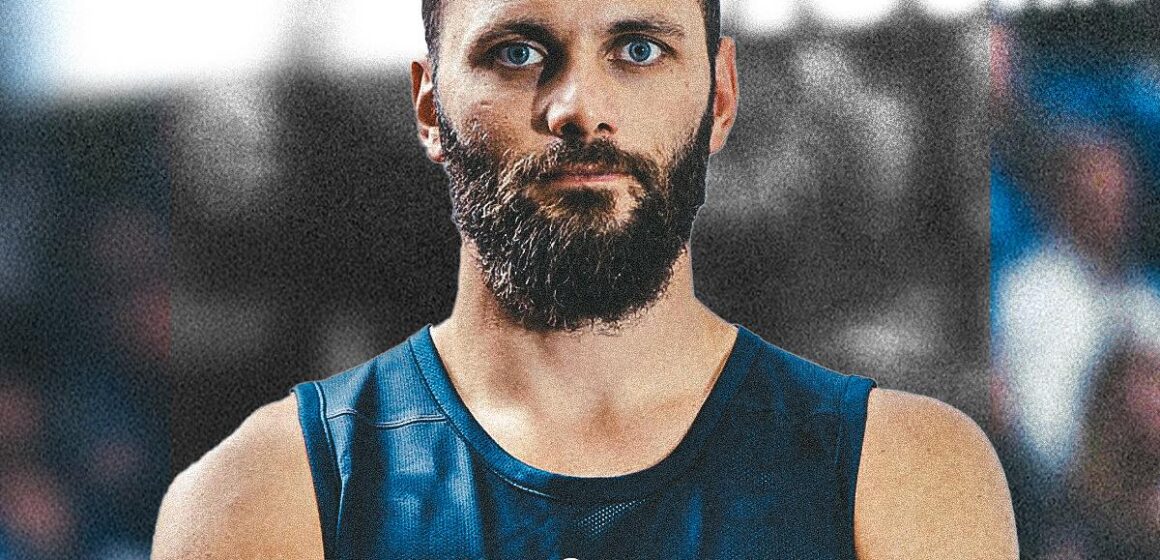 Ufficiale, Stefano Gentile al Napoli Basket. Arriva anche l’esperta ala casertana sotto al Vesuvio