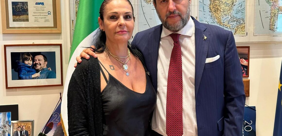 32 salvini di maggio La mamma di Giogiò Cutolo candidata alle regione nella Lega. Salvini: Daniela Di Maggio è una testimonianza di lotta alla criminalità