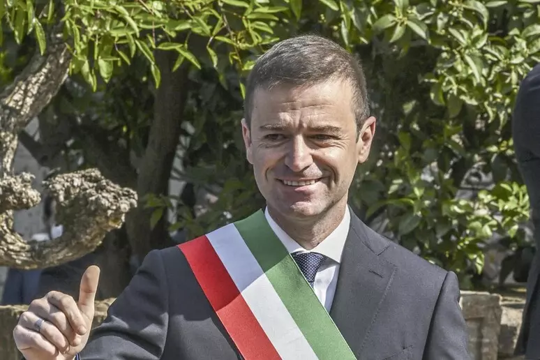 massimo coppola sorrento Sorrento. 36 appalti, ‘sotto osservazione’. Pm: ‘sistema contaminato’. Figure centrali sindaco Coppola e il sensitivo