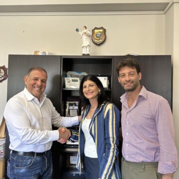 Volla. Ecco la Giunta, entra Pelliccia(Forza Italia) con Bianca Incarnato (Il Giglio). Sindaco Di Costanzo  vara l’Accozzaglia Vollese, esplode Patto per Volla. Ruotolo vicesindaco e alla Petrone (PD)  i Lavori Pubblici