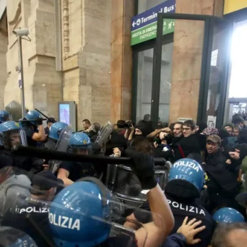 60 poliziotti feriti negli scontri di piazza per le manifestazioni pro Gaza.  Scalzo (Cosap): “Ora nuova regole d’ingaggio, pene immediate e certe per i violenti e tolleranza zero per chi vuole le piazze dei campi di battaglia”