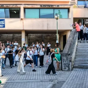Report Legambiente: in Campania solo il 12% scuole ha l’agibilità, non rispondono alle norme antisismiche
