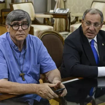 Alzate le misure di sicurezza per Don Patriciello e la chiesa di Caivano, lo ha deciso la Prefettura di Napoli