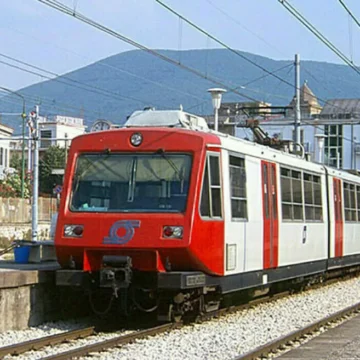 ircumvesuvian Circumvesuviana. Proteste pendolari: penalizzati! Tra pochi giorni aperte le scuole, ancora in vigore orario estivo