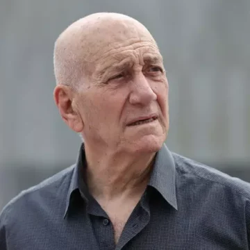 Napoli. Annullato convegno al Museo di Capodimonte, tra gli ospiti era annunciato l’ex premier israeliano Ehud Olmer