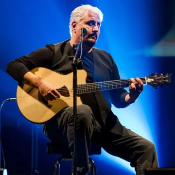 pino daniele --- Napoli. Sold out l’11^ edizione del “emorial Pino Daniele-Je sto vicino a te”. 19 marzo al PalaPartenope con una parata di artisti