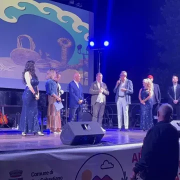 Record di presenze, oltre 10.000, per la kermesse Sere d’Estate. ‘Arena di San Sebastiano 2025’ tra le più frequentate in Italia