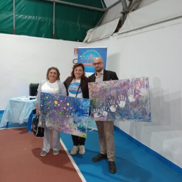 Asta di beneficenza degli artisti dei  Supereroi, vince la Volla generosa. Enza Criscuolo: “Obiettivo centrato,  finanziato il laboratorio natalizio inclusivo”