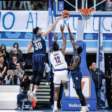 Secondo match casalingo per il Napoli Basket. Nel pomeriggio arriva all’Alcott Arena Reggio Emilia. Diretta tv alle 17,30 su LBA TV
