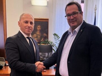 Volla. L’ex senatore Sergio Vaccaro passa con la Lega,  candidato al consiglio regionale: “Ora al lavoro per   il  candidato presidente Edmondo Cirielli. Ottima accoglienza dalla Lega Campania”