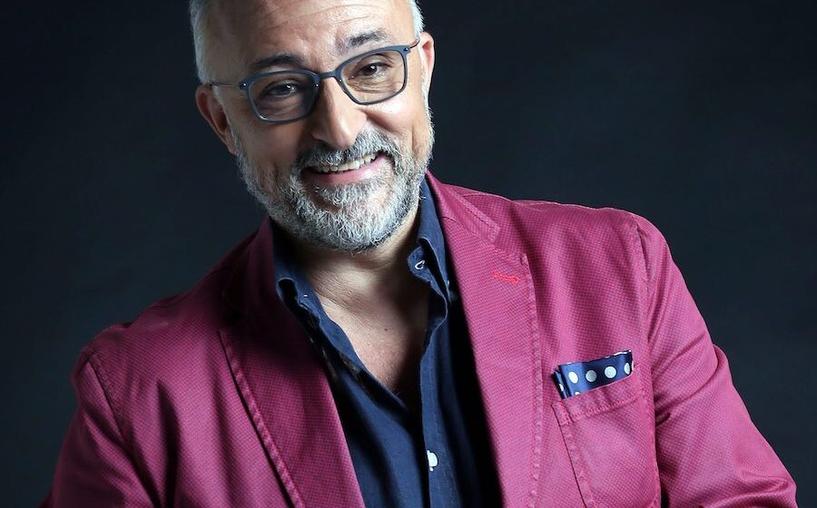 Cercola. 34^ Sagra del Miele, questa sera arriva il comico  Paolo Caiazzo. Dalle ore 21,00  il suo spettacolo a Piazzale Filangieri