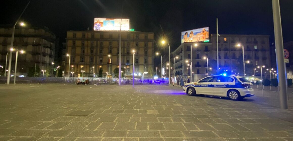 senzatetto - gocce oltre l'oceano - parrocchia cercola “Una Goccia nell’Oceano”, da Cercola ecco il progetto solidale della ‘Parrocchia Immacolata Concezione’ per i senza fissa dimora di Napoli. Garantiti centinaia di pasti caldi ogni settimana