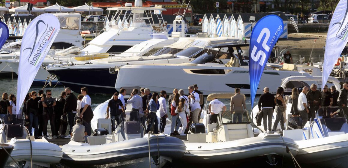 Napoli.  Ultimi giorni a Mergellina per il salone nautico Navigare, siamo al week end conclusivo