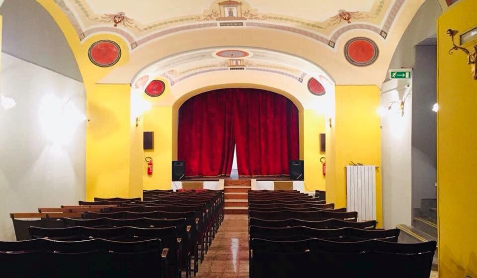 TEATRO VITTORIO MEZZOGIORNO CERCOLA 15 e 16 novembre al Teatro Vittorio Mezzogiorno andrà in scena “Cornuti e Contenti”, commedia scritta e diretta da Marco Lanzuise