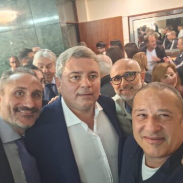 fiengo madonna sannino e marotta Cercola. Domani, 7 novembre, al Centro Edilfutura, arrivano Salvatore Madonna e Bruna Fiola, candidati alle regionali per il PD. L’ex sindaco Fiengo: “Madonna, cercolese da 20 anni, sarà un riferimento umano e politico per il nostro territorio in Regione”