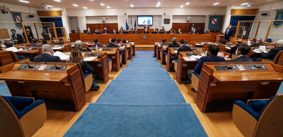 Nuovo Consiglio Regionale. Nella circoscrizione di Napoli entrano gli ex  sindaci Pelliccia (Casalnuovo), Zinno (PD) e Buonajuto (Ercolano)