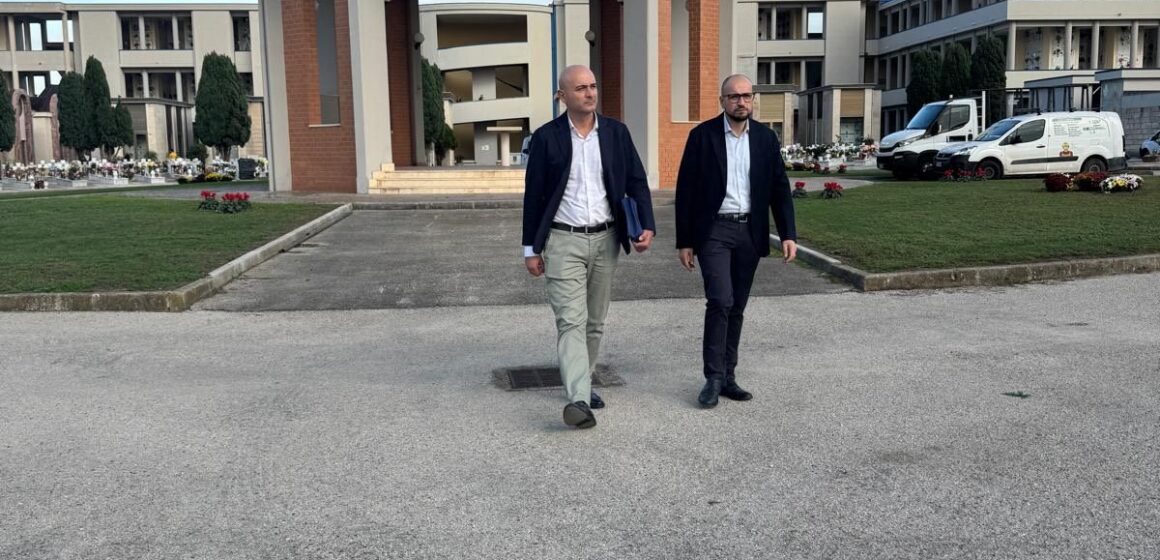 Volla. Cimitero, completati gli interventi di manutenzione e riattivati i quattro ascensori, vicesindaco Carmine Ruotolo “La dignità dei luoghi della memoria è una priorità”. Tutto pronto per la commemorazione dei defunti