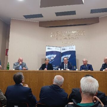 salone nautico na Ritorna la 39^ edizione di Navigare – Salone Nautico Internazionale di Napoli, Ad ospitare la mostra nautica sarà il Molo Luise di Mergellina, al centro del dibattito: turismo, occupazione e riqualificazione del mare