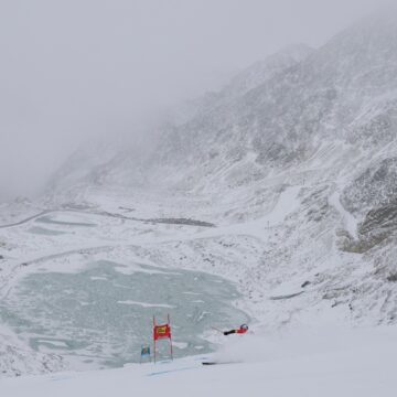 Sci. Giada D’Antonio, napoletana di San Sebastiano al Vesuvio,  continua a crescere. Stupisce anche in gigante, arriva 7^ con il pettorale 71 nella gara FIS sulle nevi di Pfleders. Presto in Coppa Europa?