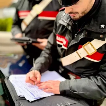 Pollena Trocchia. Botti in un’ortofrutta. Sequestrati 630 candelotti ‘Cobra’. Operazione dei Carabinieri della Tenenza di Cercola