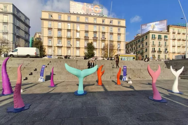 cavea napoli piazza garibaldi Napoli. Cavea di piazza Garibaldi diventa un “abisso” con figure marine in 3D