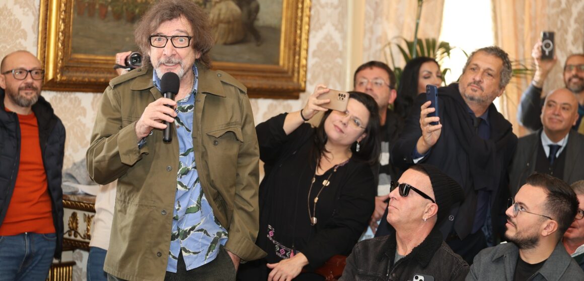 cecchetto napoli Capodanno a Napoli: 4 giorni di festeggiamenti per “Napoli Città della Musica”. Il 31 dicembre in Piazza del Plebiscito evento clou con Elodie e Serena Brancale