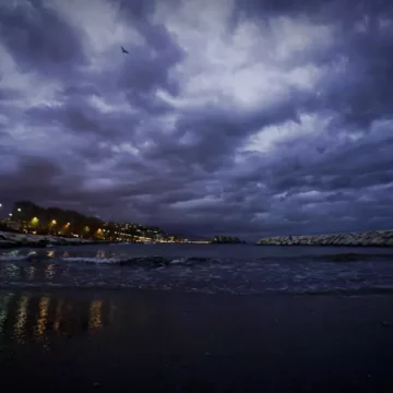 CAPRI MALTEMPO Capri, dopo Ischia e Procida, off limits. Mare in tempesta, annullate tutte le corse di aliscafi e traghetti