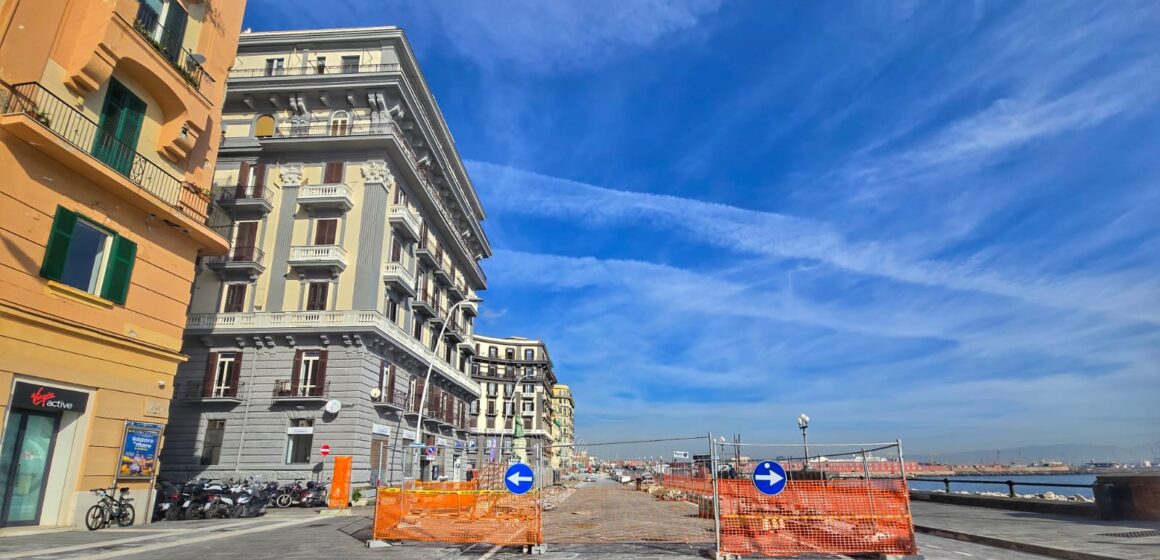 cantieri napoli Napoli. Riqualificazione stradale, partito il cantiere in via Toledo e nuovi interventi a Posillipo e sul lungomare