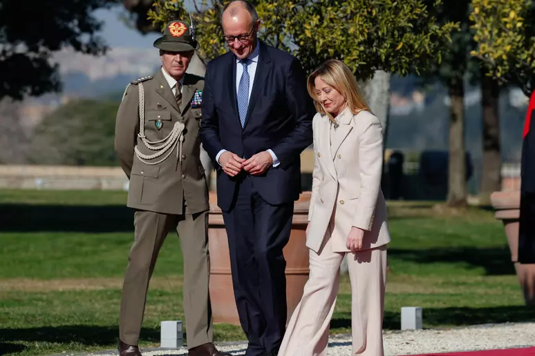 meloni merz Difesa. Accordo Italia – Germania, Meloni-Merz: “Risposta congiunta alle minacce alla Nato”