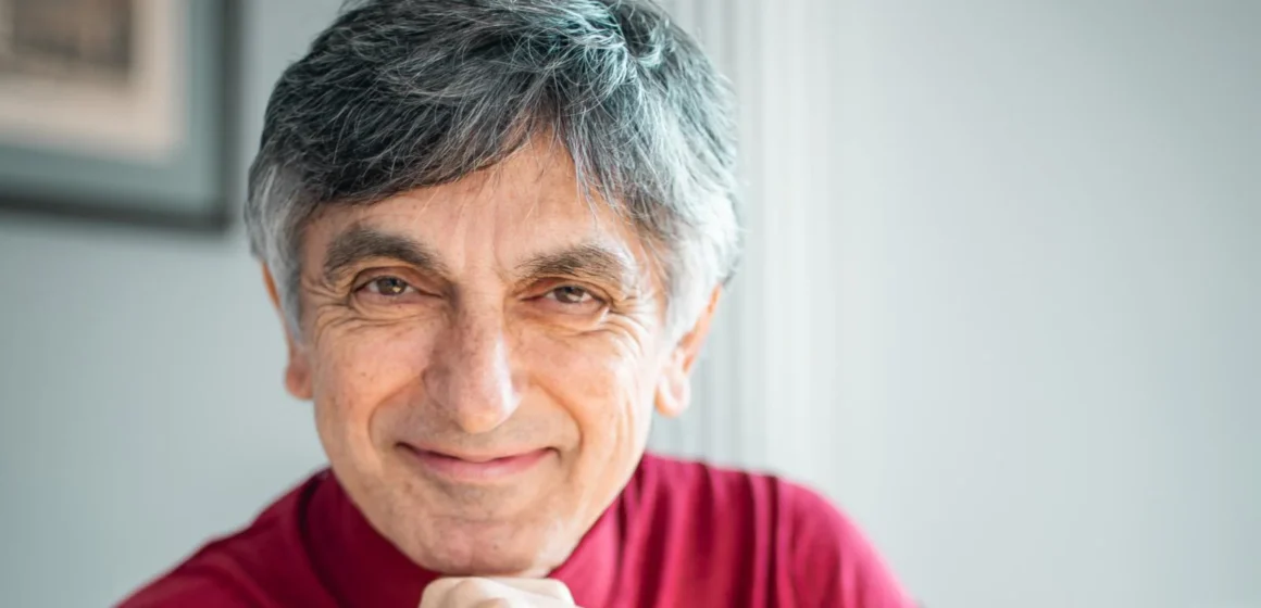 “Ogni promessa è debito” di Vincenzo Salemme. Torna il grande teatro in prima serata in diretta dall’Auditorium Rai di Napoli questa sera, 5 gennaio, su Rai 1 alle 21,30