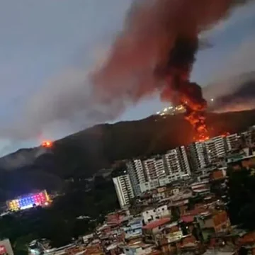 ven USA attaccano IL Venezuela, Trump: ‘Catturato Maduro e la moglie e portati fuori dal Paese. Operazione brillante’