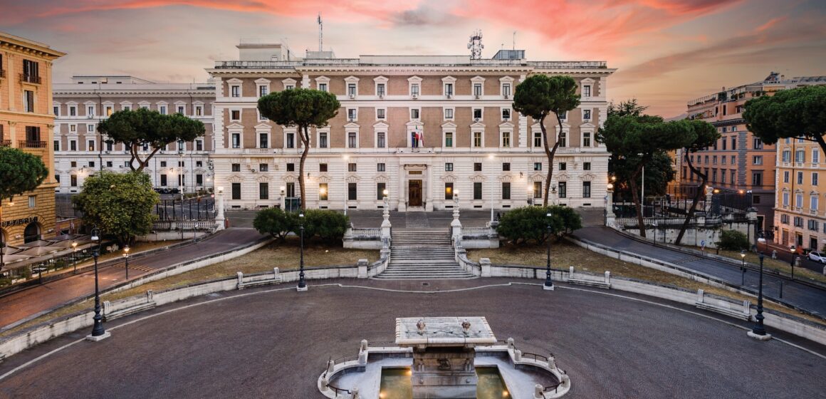 La Prefettura, su delega del Ministero dell’Interno, ha inviato la Commissione d’Accesso al Comune di Torre Annunziata. Si verifica eventuali infilntrazioni mafiose e illegaltà