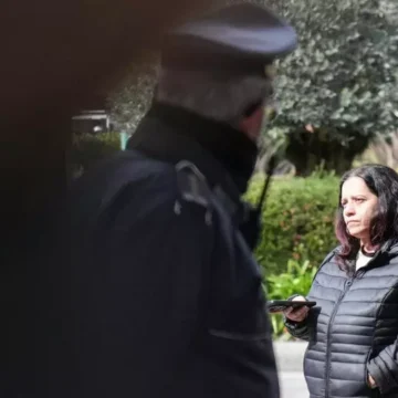 MAMMA DOMENICO Napoli. La mamma di Domenico in Procura per depositare audio. Registrazione di una conversazione avuta con il chirurgo del Monaldi che operò il figlio