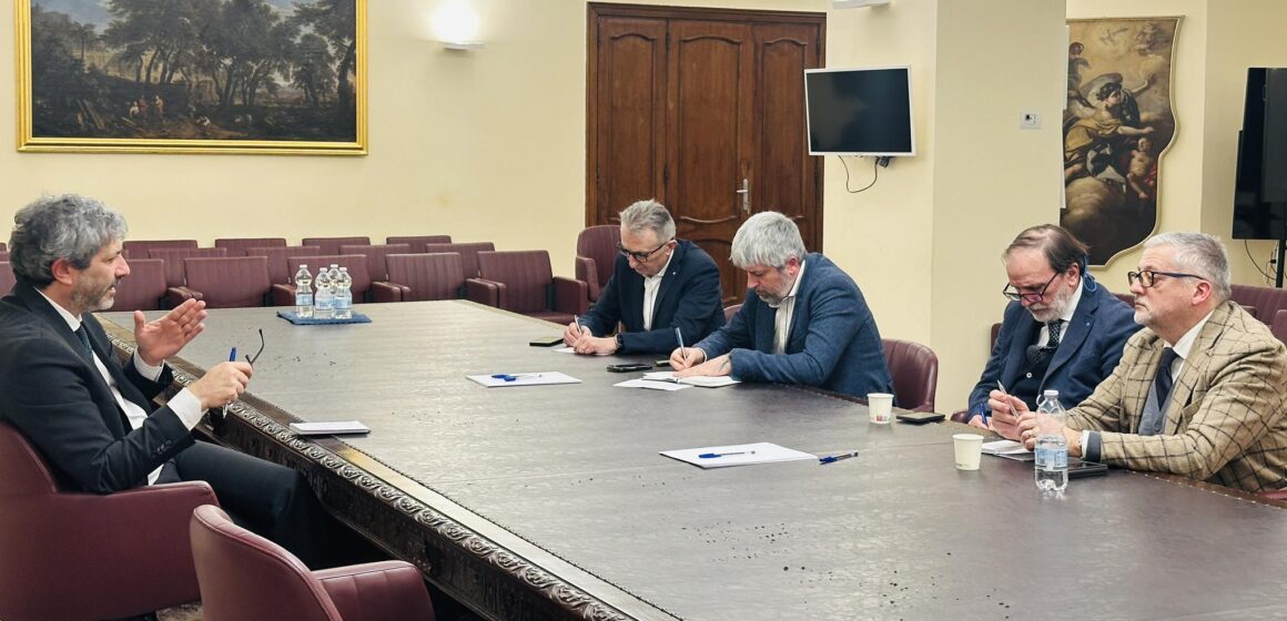 Campania. Lavoro e occupazione, confronto in Regione con i sindacati.  Roberto Fico: “Pronti per le grandi sfide del mondo del lavoro”