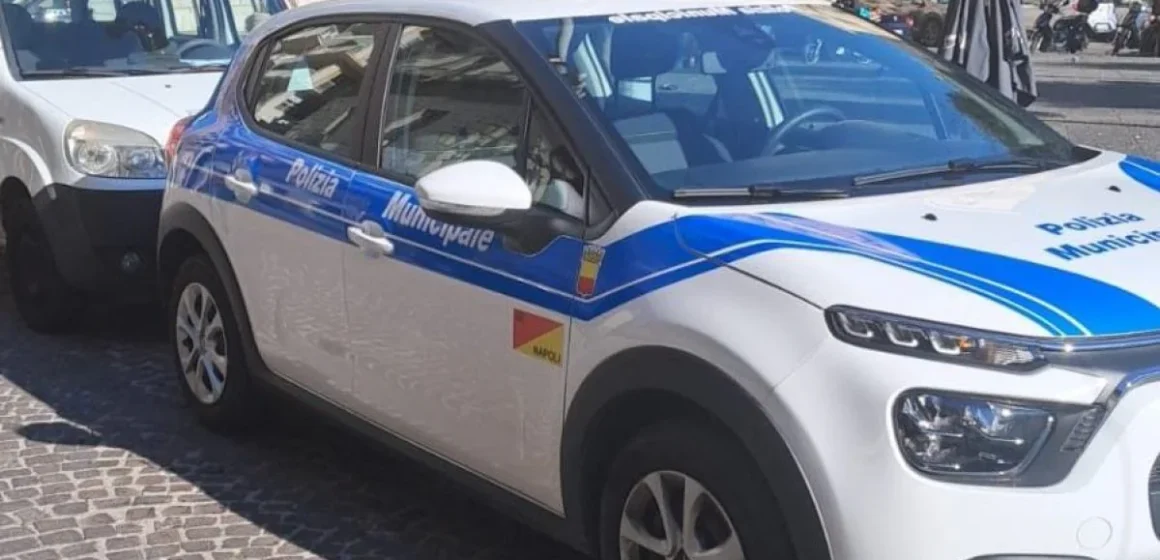 Napoli. Movida e tutela dei minori: operazione della Polizia Locale nel centro storico. Sanzioni e denunce per vendita di alcol a giovanissimi