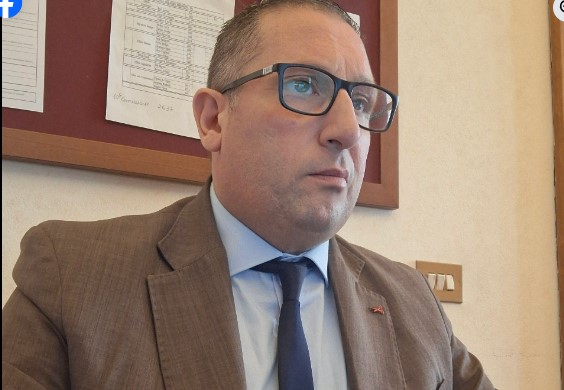 ln volla Volla. Capogruppo consiliare Lino Donato (Forza Italia) in visita nelle scuole: “Il servizio di refezione è ben organizzato e cibo di buona qualità”