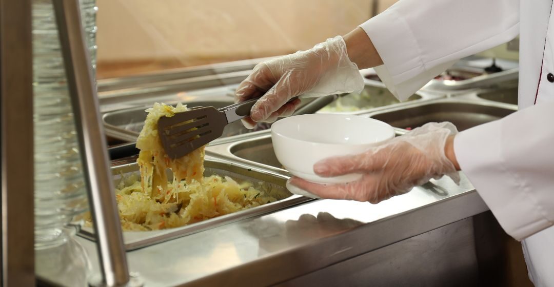 Napoli. Epatite Virale A – Varate disposizioni urgenti per le ditte appaltatrici dei servizi di ristorazione scolastica e/o aziendale