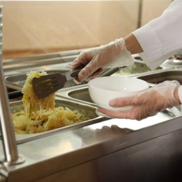 Napoli. Epatite Virale A – Varate disposizioni urgenti per le ditte appaltatrici dei servizi di ristorazione scolastica e/o aziendale